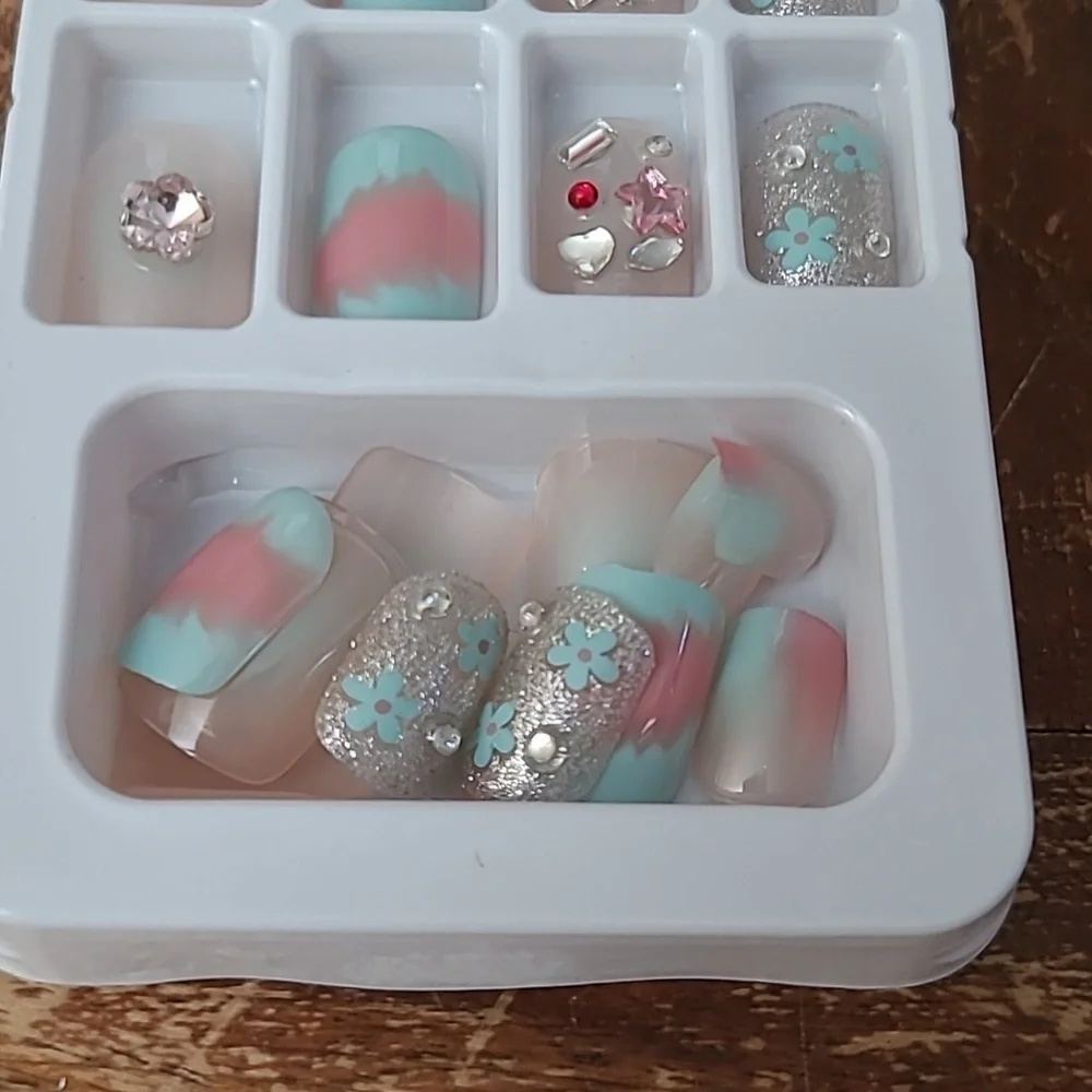 2/$16 3D Rhinestone Glitter Floral Press On Nails